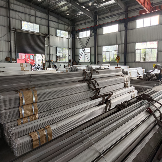 AISI 301 304 Decorative Ss Angle Bar Cold Rolled 12m