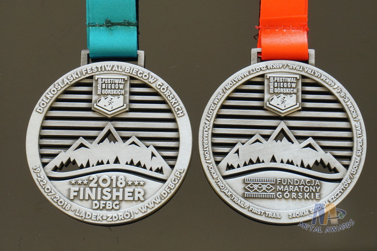 Smooth Back Finisher Metal Award Medals For Holiday Souvenir Decoration
