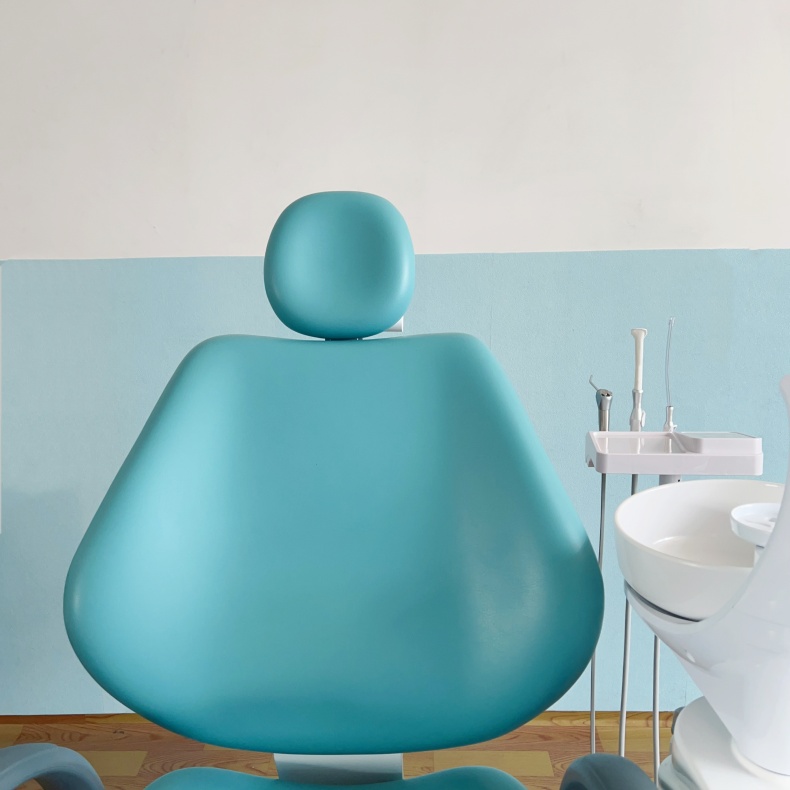 Dental Clinic Complete Dental Unit with LED Sensor Light Top Mounted Dental Chair