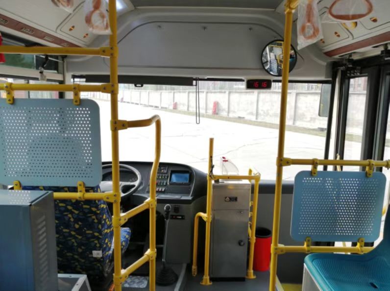 32 / 92 Seats Used Yutong City Bus Zk6105 With CNG Fuel For Public Transportation