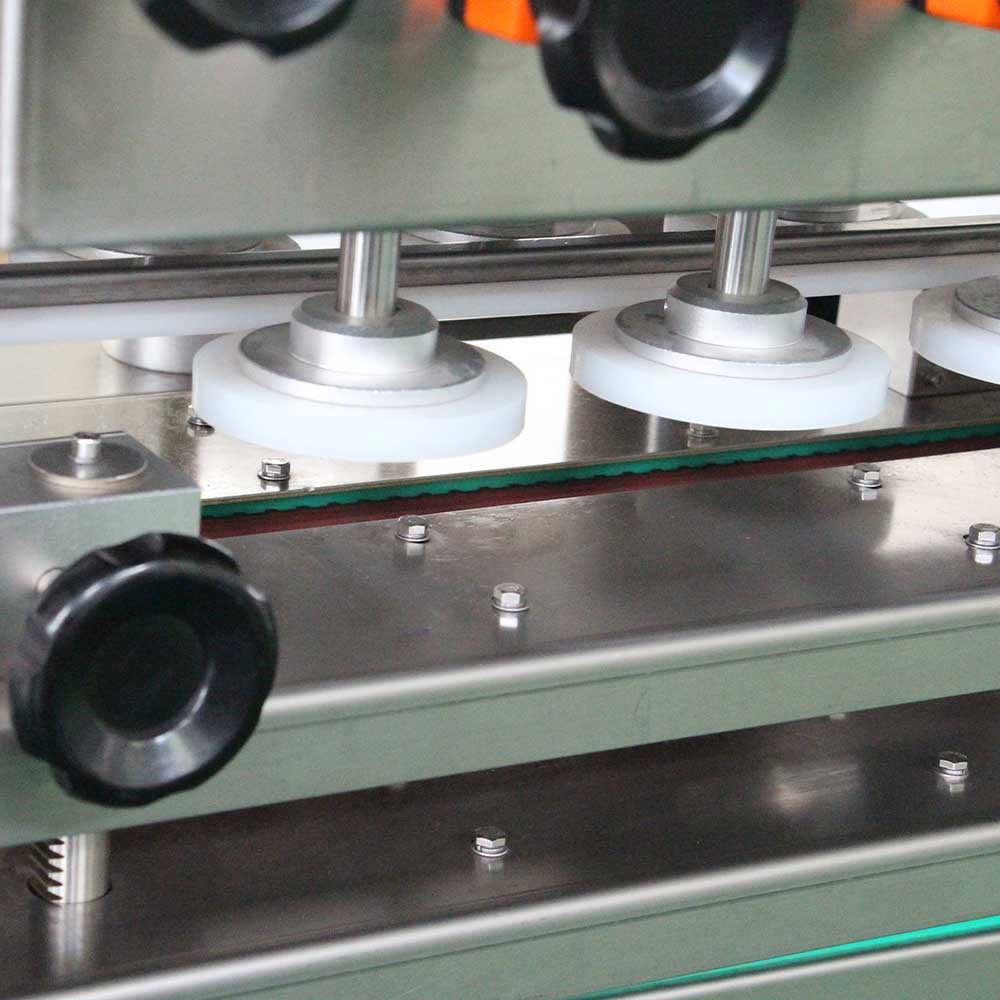 Automatic Plastic Cap Sealer Machine Bottle Capping Machine With PLC Control
