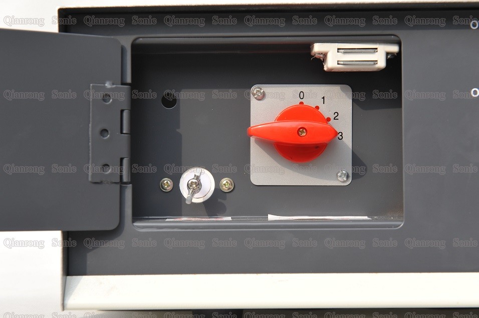 2000 Watt Ultrasonic Wave Generator , Ultrasonic Frequency Generator With Stability Performace