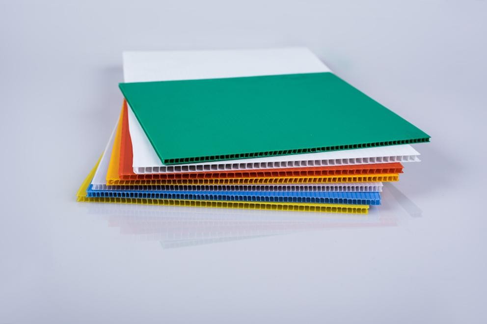 Customized Plastic Corrugated Sheet Green 4mm PP Plastic Hollow Sheet Corflute Sign