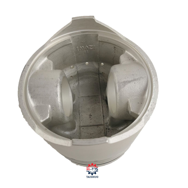 Truck Bus RD8 Diesel Engine Piston Parts 12011-97012 12011-97014