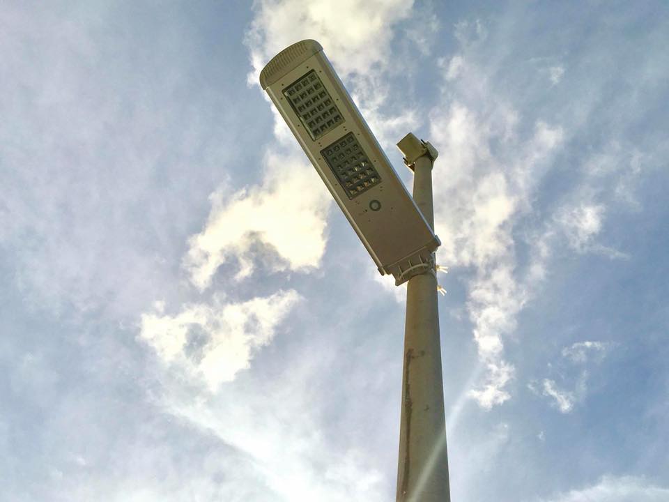 Waterproof solar flood light