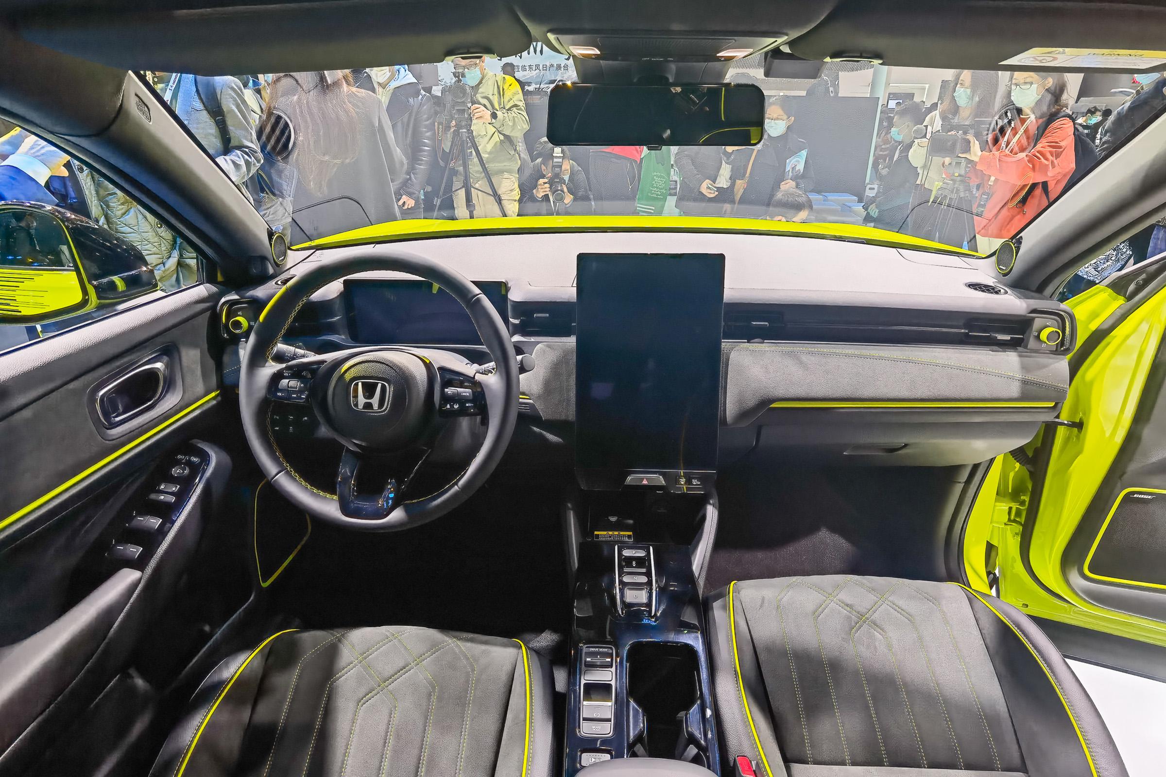 Hon-da ENS1 Electric SUV Sports Car with Torsion Beam Non-Independent Suspension and FWD Drive 68.8 Battery Capacity
