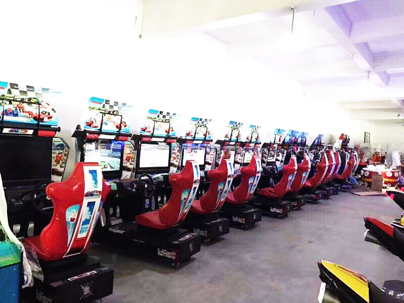 32 Inch Screen Racing Car Game Machine Coin Operation Bright Color