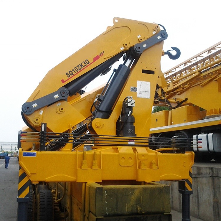 SQ10ZK3Q 10T Truck Mounted Knuckle Boom Cranes With Folding Arm 160L Oil Tank