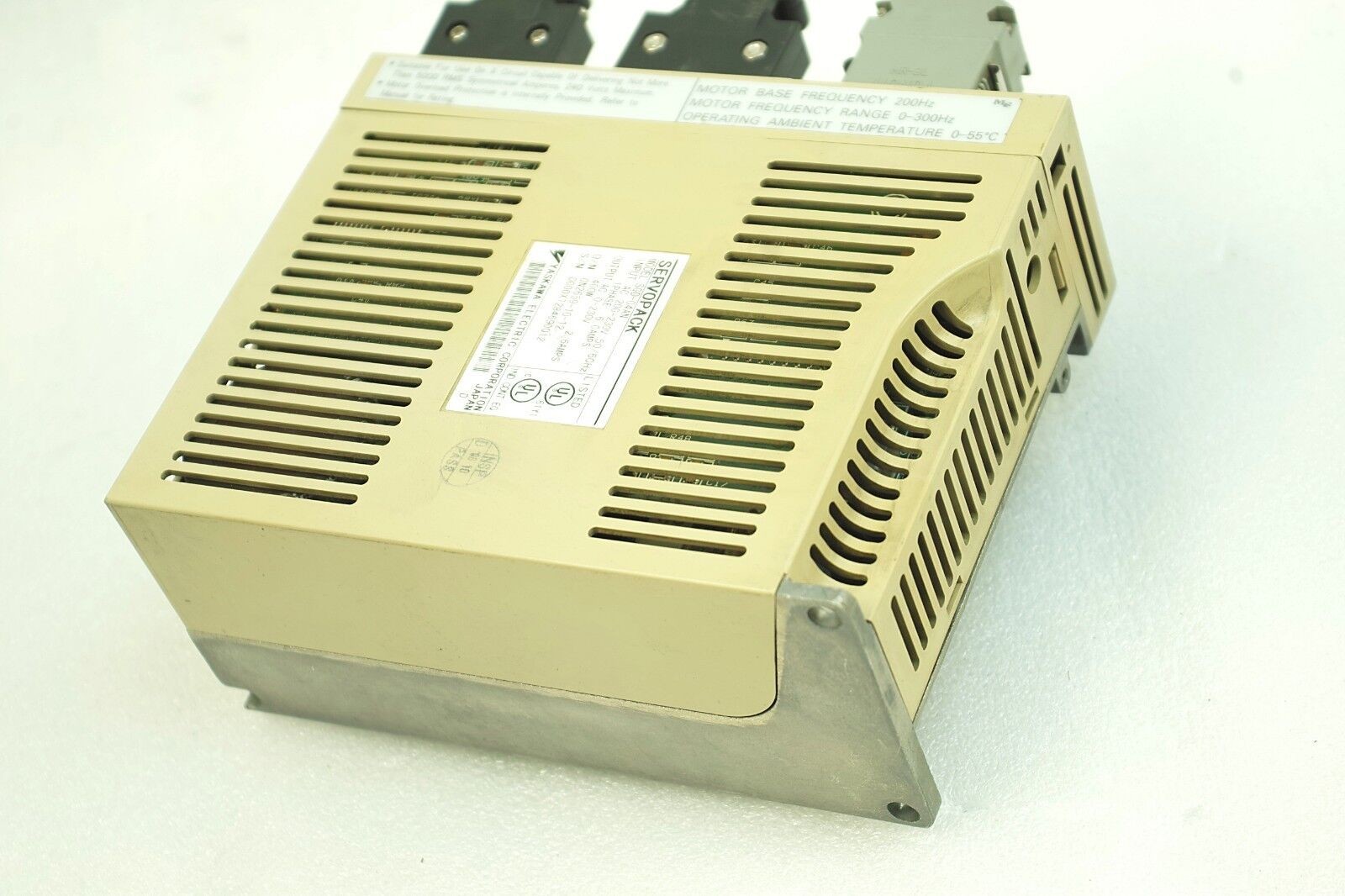 SGD-04AN Yaskawa AC 0-230v Voltage Output Electric Servopack driver