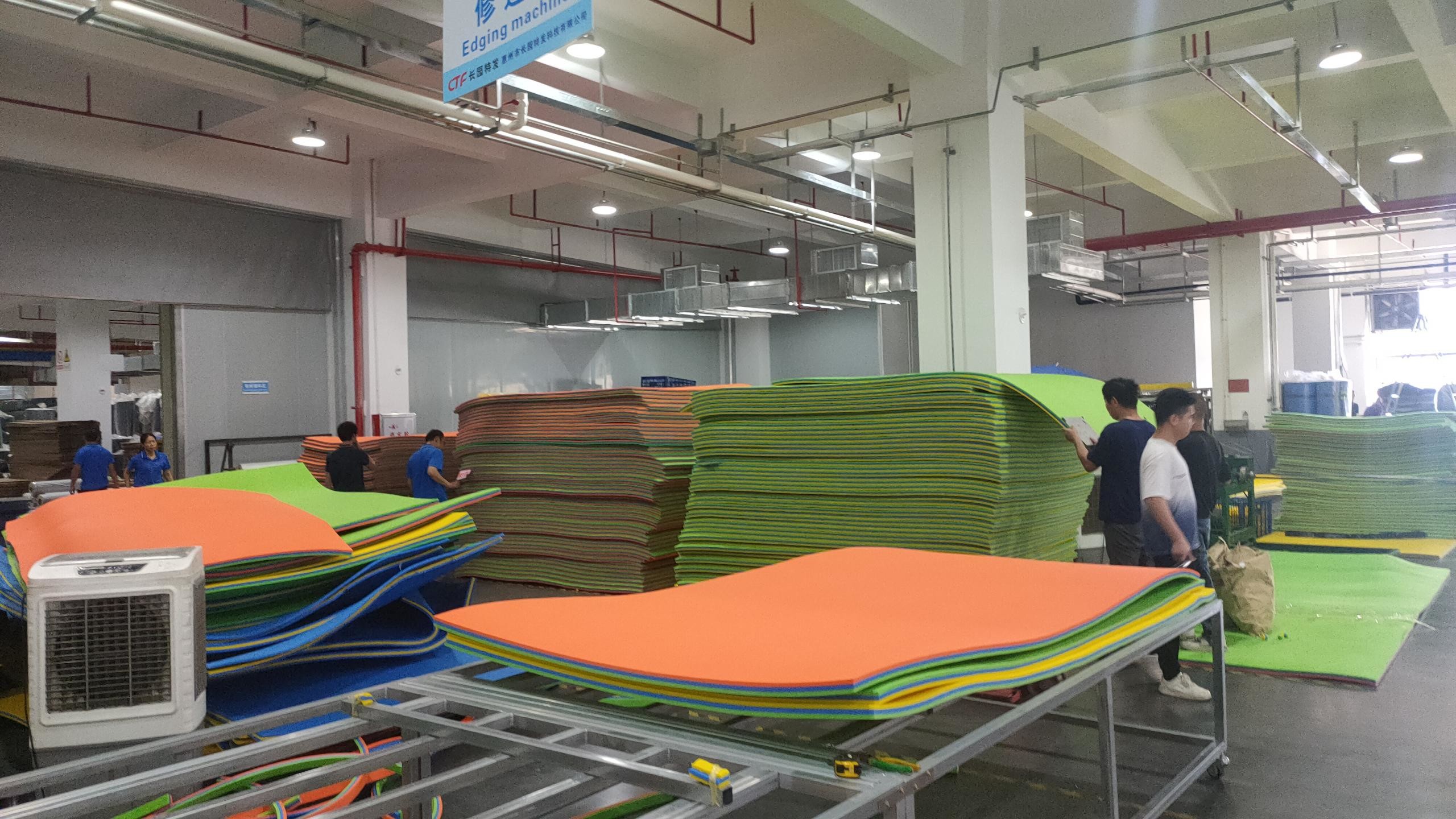 Durability Comfort Outdoor XPE Foam Pad Floating Blanket Waterproof Tear Resistant Eye Catching Color for Outdoor