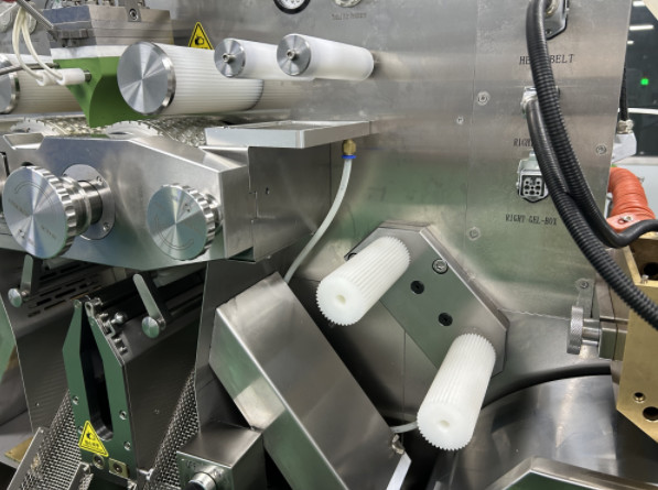 6 Inch Middle Softgel Encapsulation Machine With Servo Motor Driving System