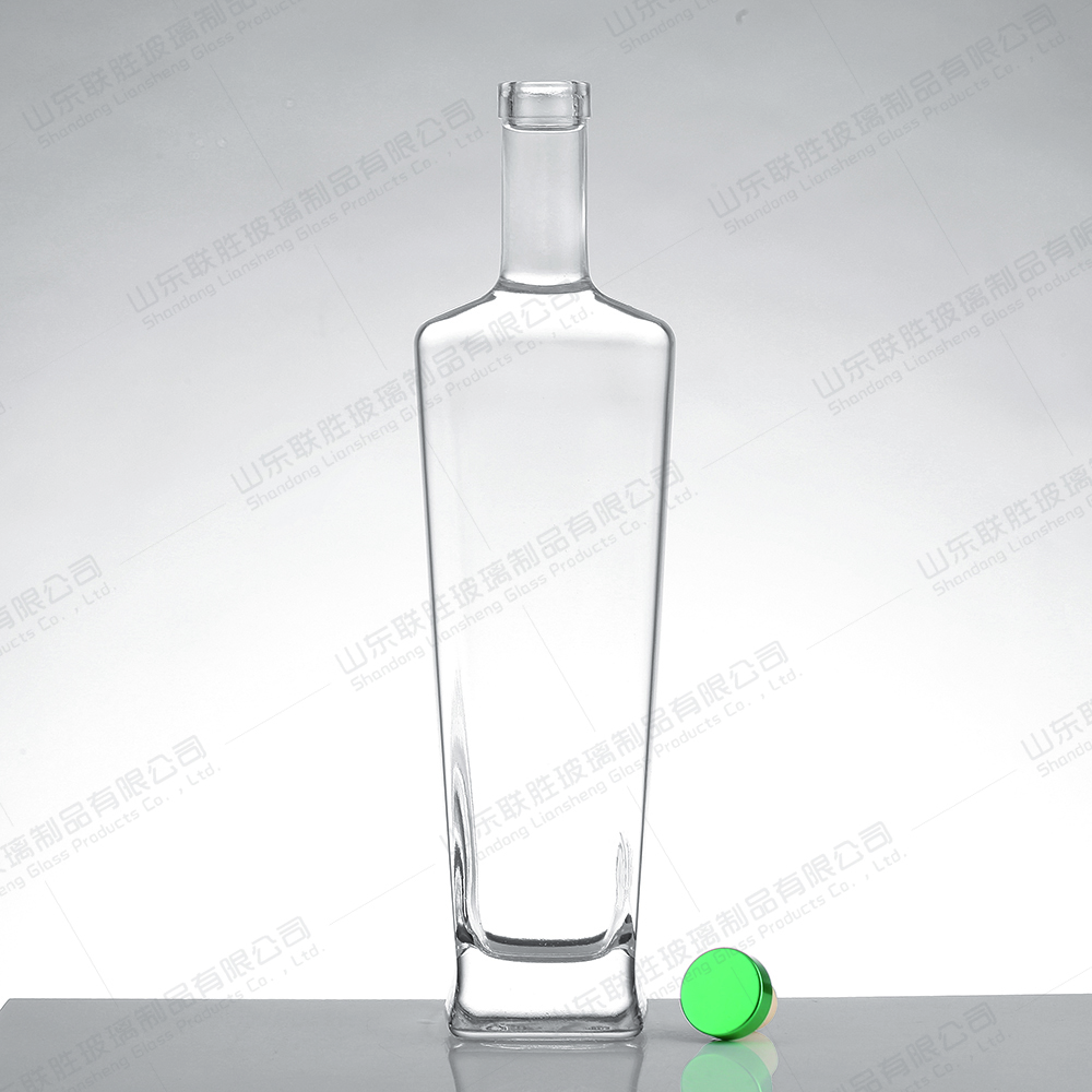 Hot Stamping Glass Bottle in Liquor with Painted Surface