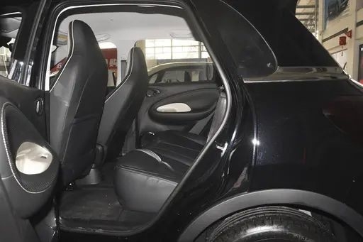 New Energy Vehicle One Start Wuling Bingo 4 Seats Car Pure Electric Model 333KM
