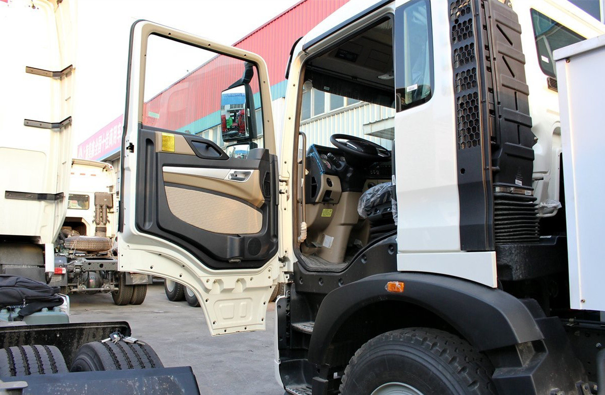 Sino Tipper Truck Howo Dumper Chassis 8×4 Single Cab 2 Seats LNG 290hp 9.2 Meters Long