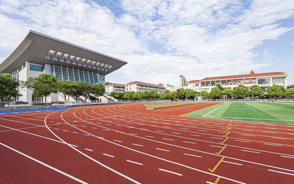 Recyclable Permeable Synthetic Rubber Running Track Durable 13MM