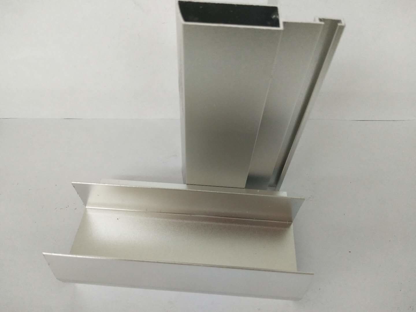 Multiple Colors Aluminum Sliding Door Profile High Weatherability