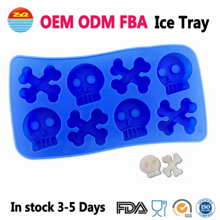 Soft FDA Certified Blue Silicone Ice Cube Tray Skull And Cross Bones Shape