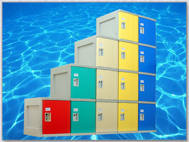 Red Swimming Pool Lockers Highly Water Resistant 4 Tier Lockers For School
