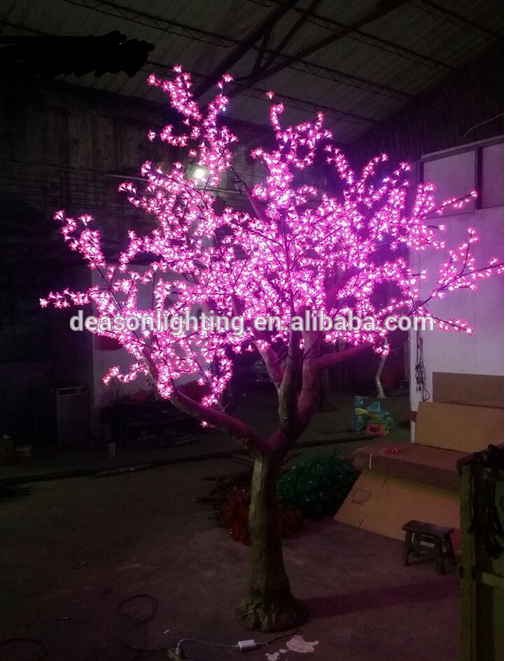 montaje de luz del arbol del led