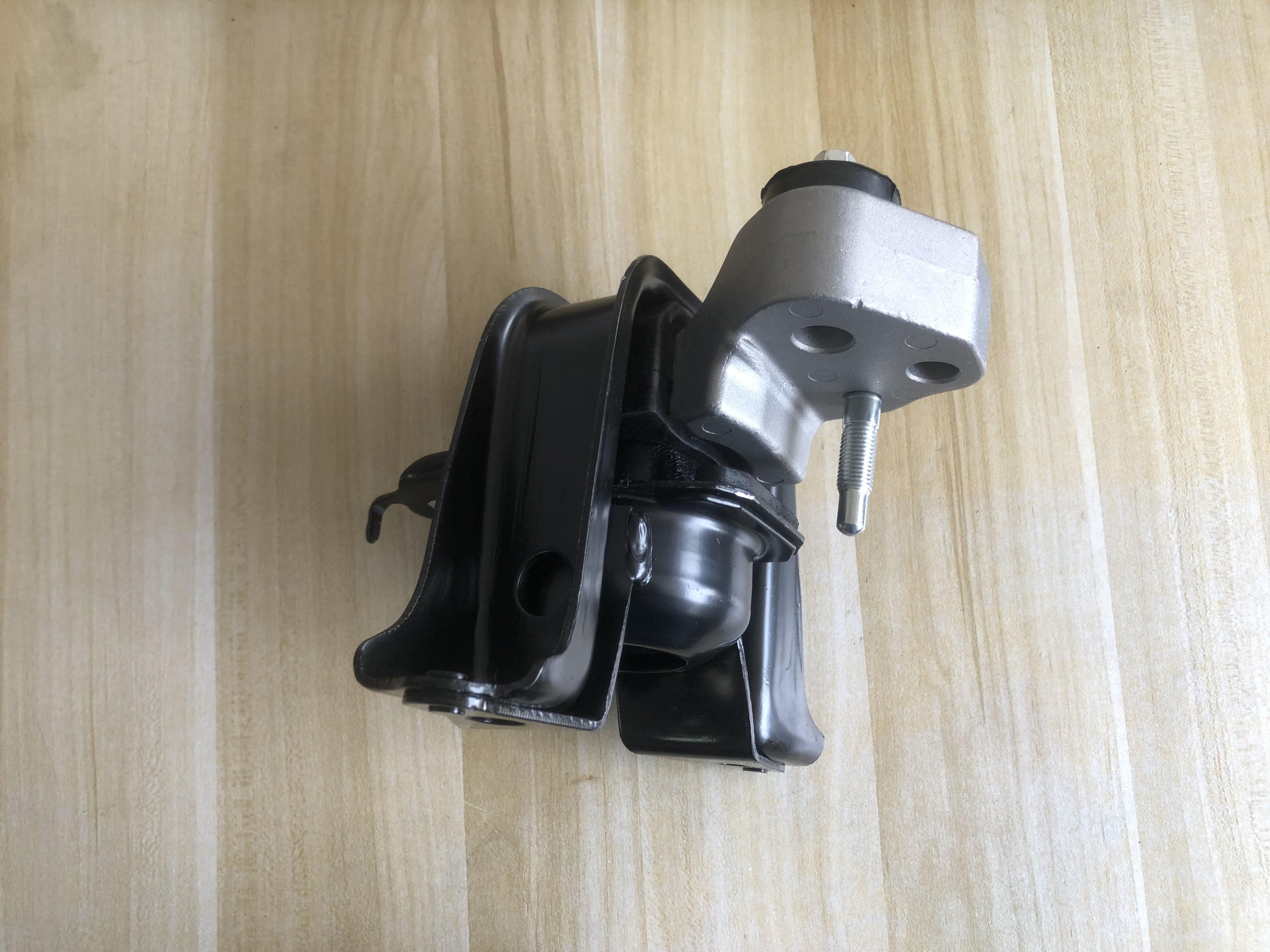 12305-0M030 12305-21060 Car Right Engine Mount For Toyota Platz 1999-2005