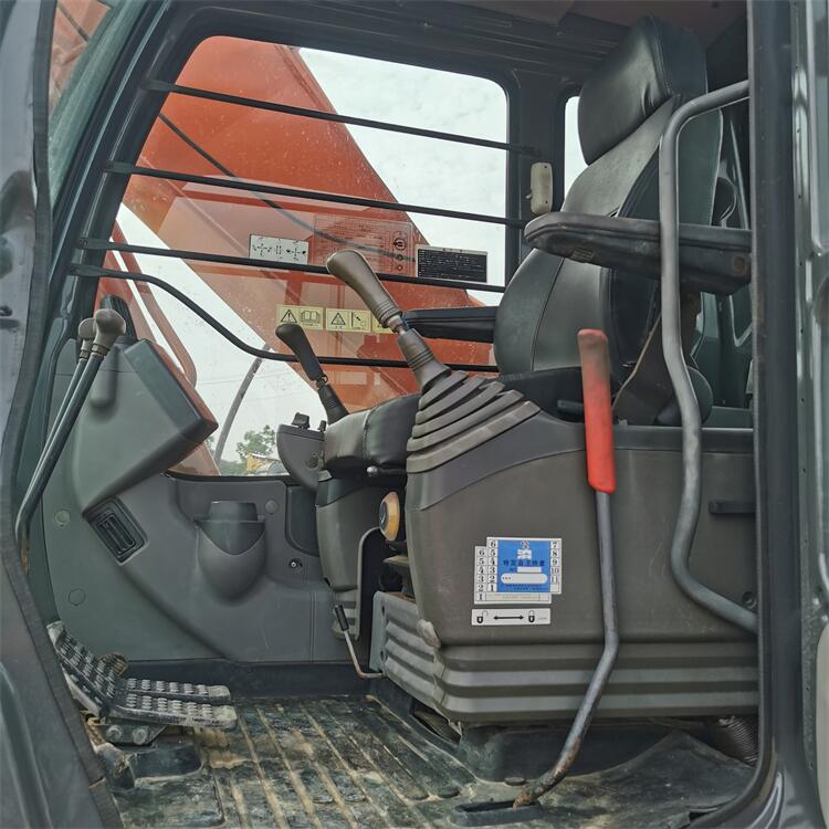 24 Ton Mining Equipment Used Japan Hitachi 240-3G Hydraulic Crawler Backhoe Excavator