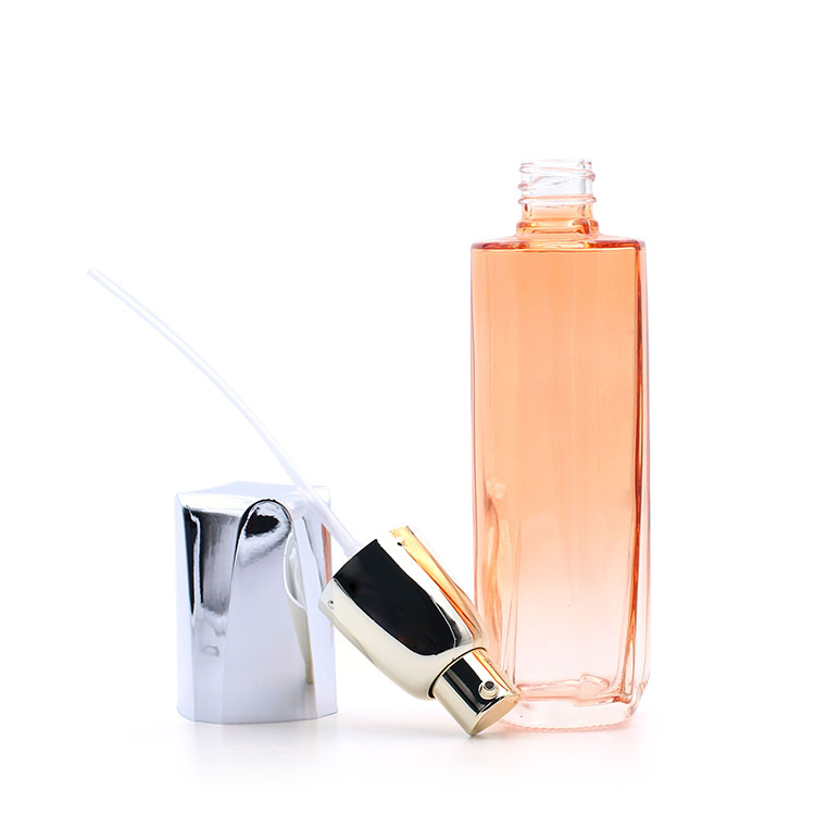 Luxury 120ml Lotion Glass Bottles Cosmetic Packaging With Pump Sprayer