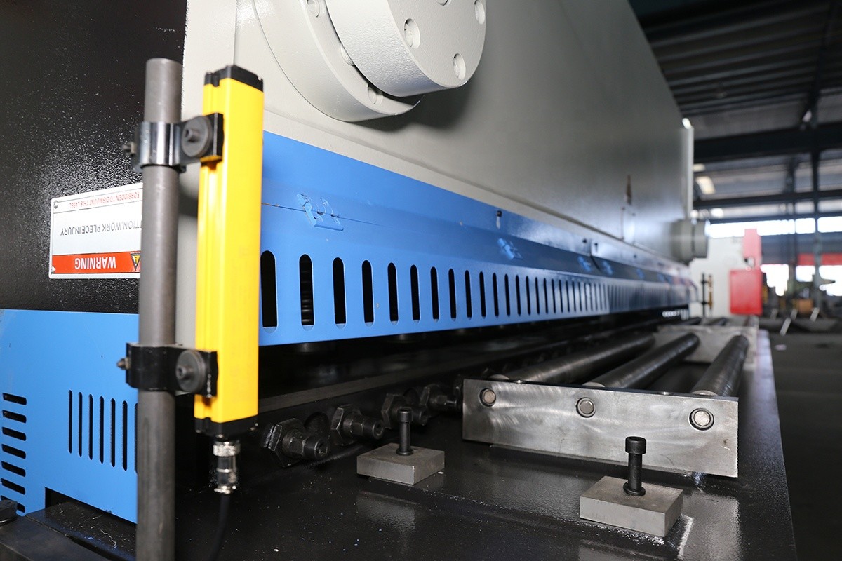 Pneumatic CNC Hydraulic Guillotine Shear Machine QC11K-1X3200 E21S System