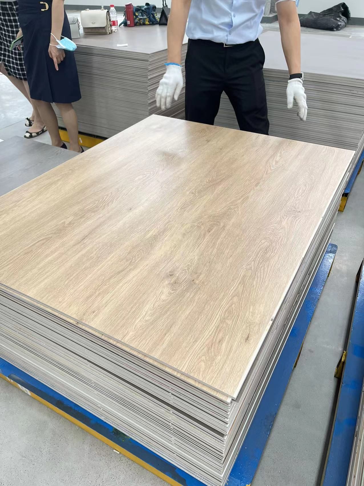 LS-W8003 Waterproof Fireproof Luxury Vinyl Flooring Plank Anti Biosis Slip