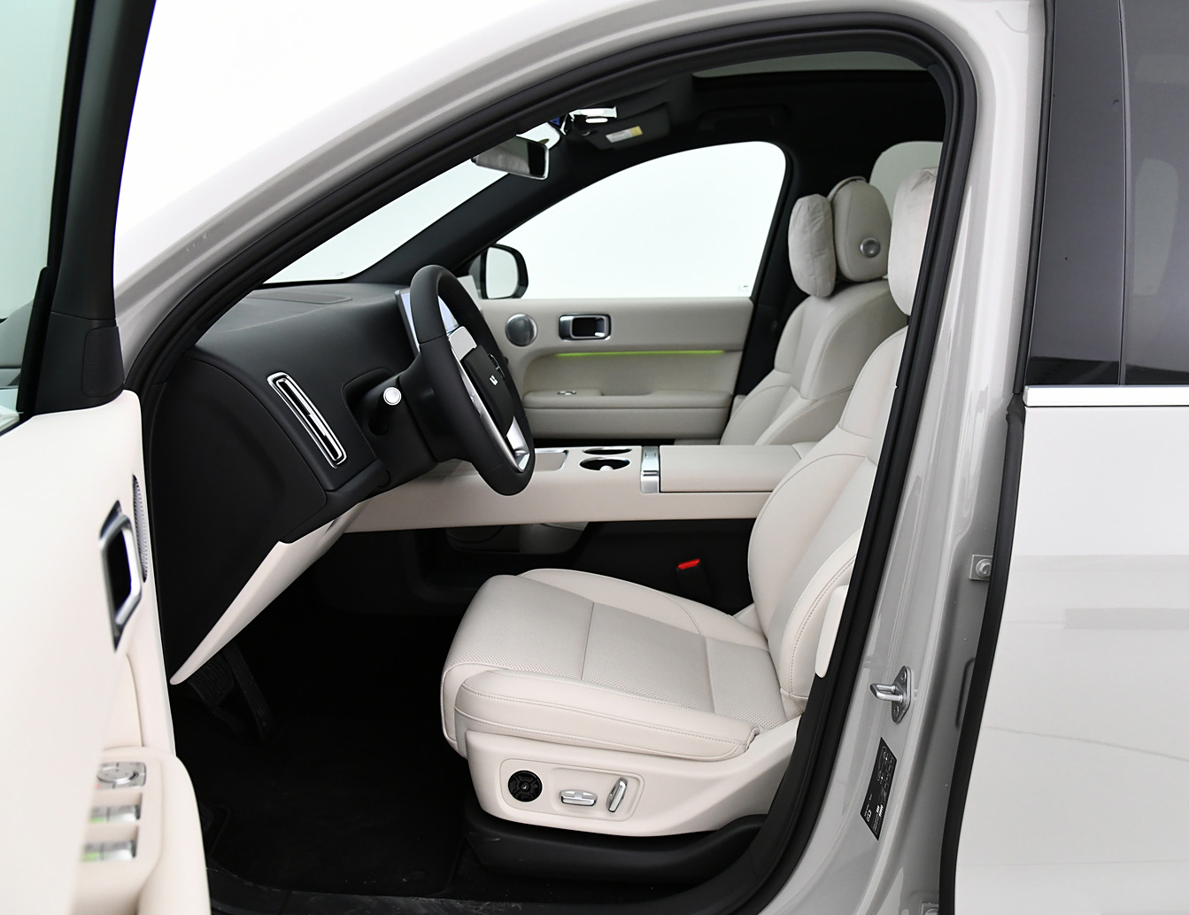Extended-Range Electric Vehicle Lixiang L6 Pro with Electric Driver's Seat Adjustment and AD Max Cruise Control Perfect