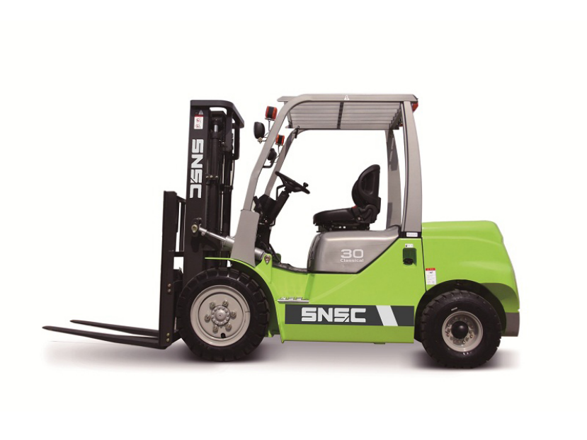 3000kg Diesel Forklift Truck Heavy Duty Forklift Efficient Hydraulic System Long Lifespan