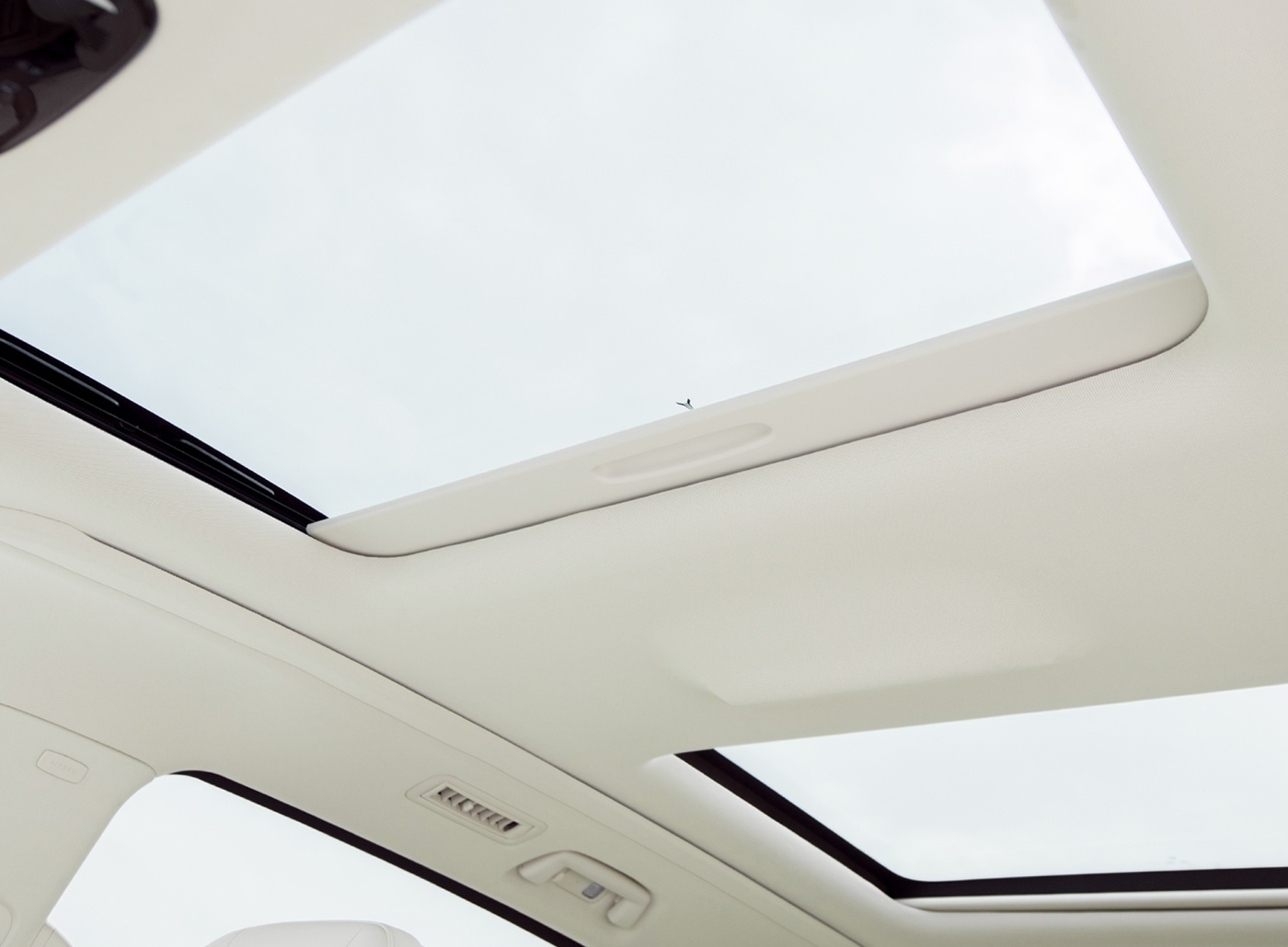 2024 Voyah Free Dreamer Left Hand Luxury Leather MPV EV Maximum Torque 620Nm Fuel Pure Electric Automotive Battery Automobile
