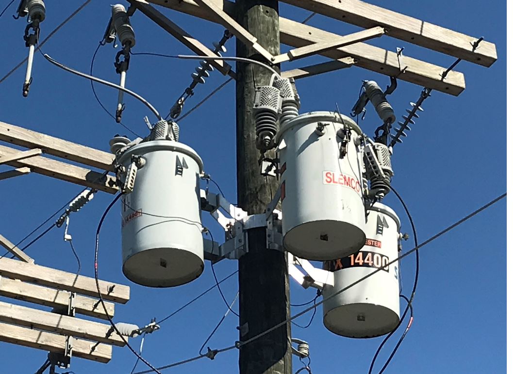 single-phase distribution transformer  (2)