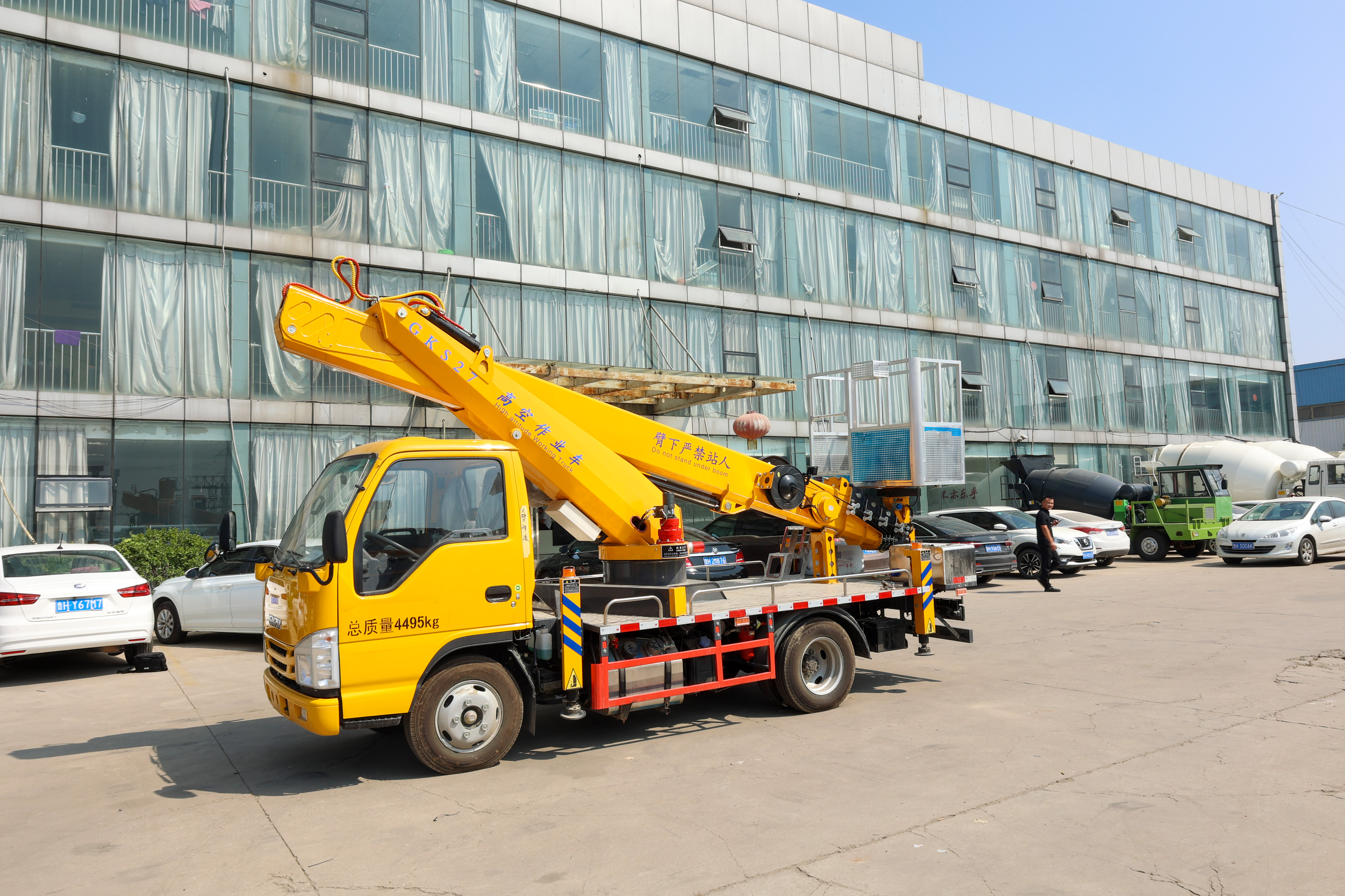 New Type 4*2 6 Wheels 27m Aerial Platform Truck Trucks Aerial Working Truck Price For Sale
