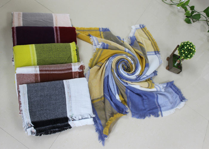 250g 140*140cm100%Acrylic woven jacquard plaid mixed color poncho Hot sale high quality factory keep warm fashion scarf