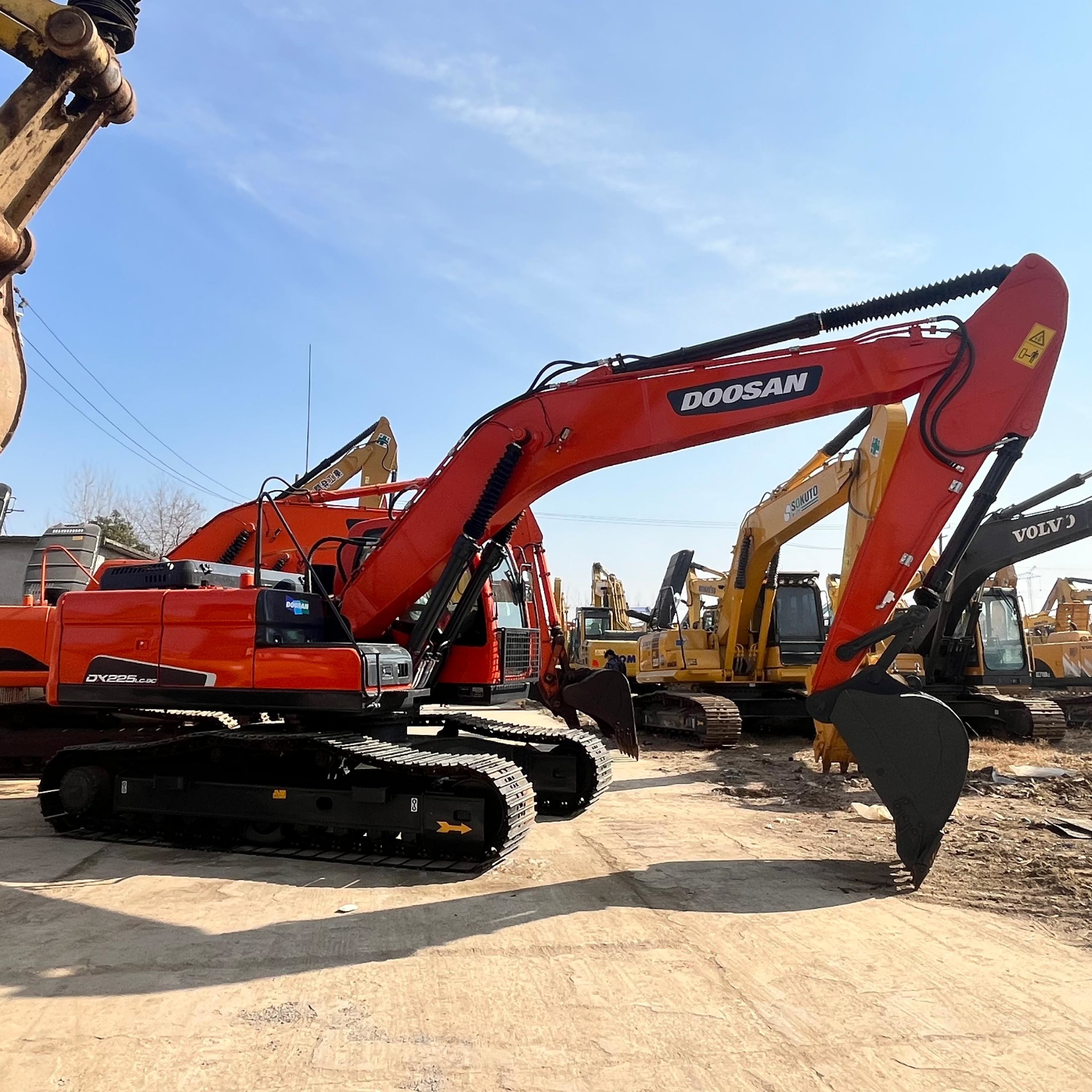 21500KG Doosan DX225 Used Backhoe Excavators Track Heavy Equipment Digger