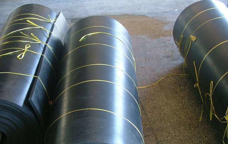 Black Industrial Rubber Sheet 80+-5 Shore A Hardness 6-12Mpa Tensile Strength