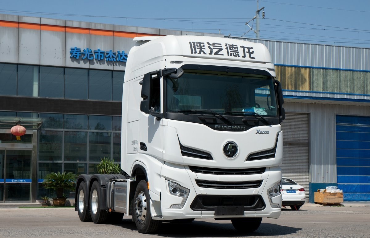 4x2 Shacman Head 540 Hp Trailer 6x4 450hp Tractor Trucks With Powerful Performance