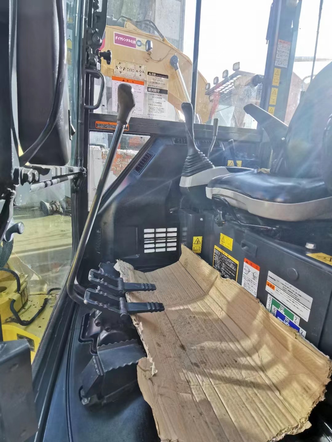 Reliable Komatsu Excavator With Low Hours - Get In Touch Now For Details !
