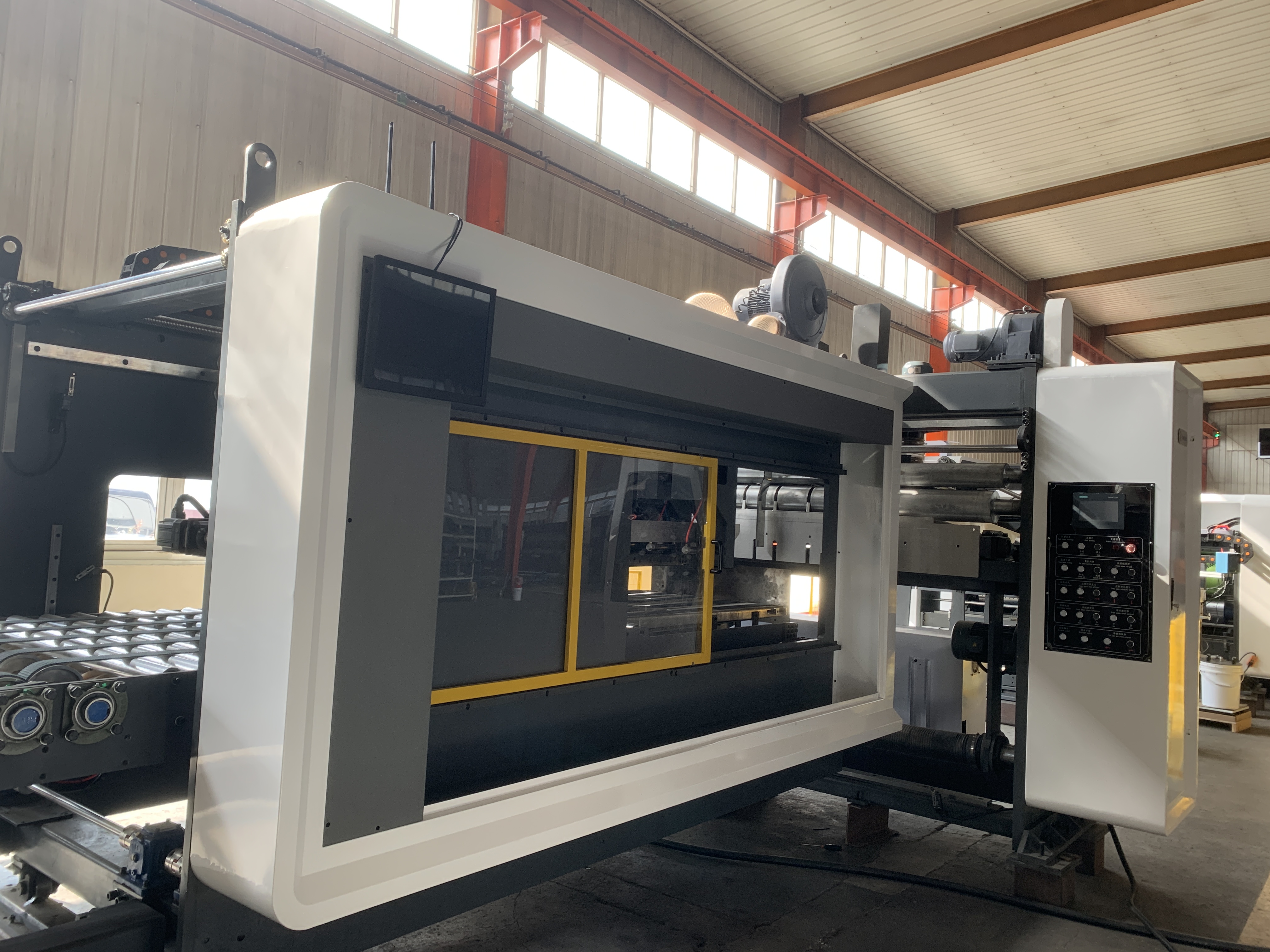 FFG Automatic Vacuum Transfer Flexo Printing Slotting Die Cutting Folding Gluing Strapping Machine