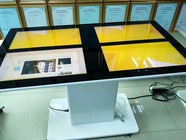 Hottest 4 Screens Capacitive Restaurant Intelligent Wireless Charge Waterproof Touch Coffee TableTouch Screen