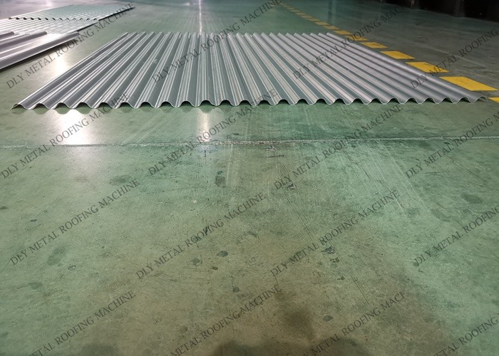High Speed PPGI Plc Metal Roofing Equipment Automatic Hydraulic Cutting