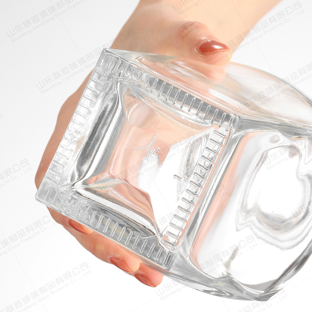 Square Whiskey Glass Bottle Empty Liquor Bottles Bottle Color Customied 700ml Vodka with Cap