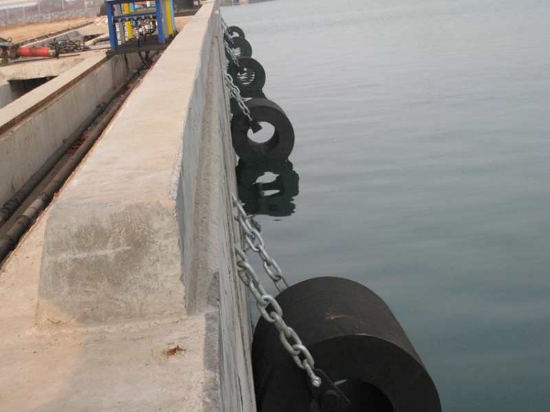 Ship Dock Cylinder Rubber Fender Customized Size ISO9001 Approved