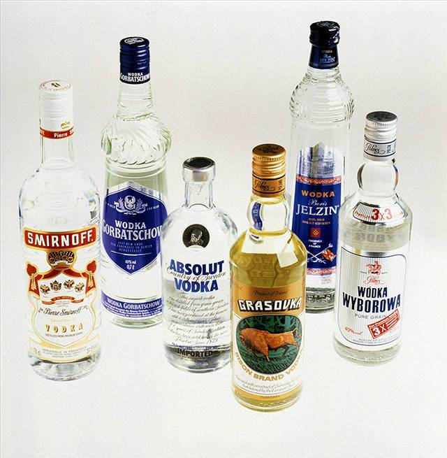 State-of-the-art Round Bottle Labeling Machine with 10-100 Bottles/min Labeling Speed