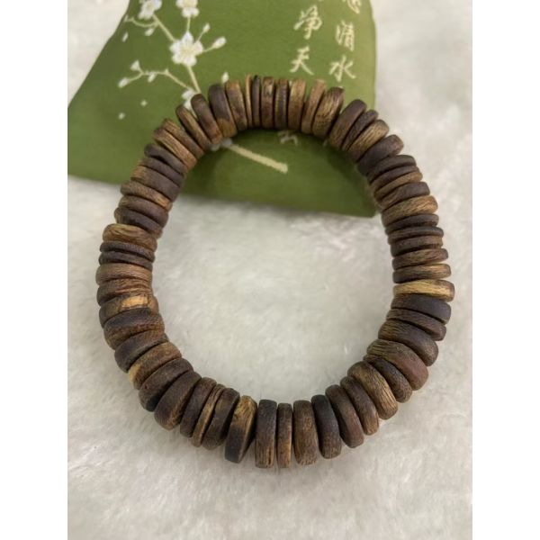 Natural Agarwood Beads Handmade Prayer Meditation Mala Necklace for Spiritual Healing and Aromatherapy