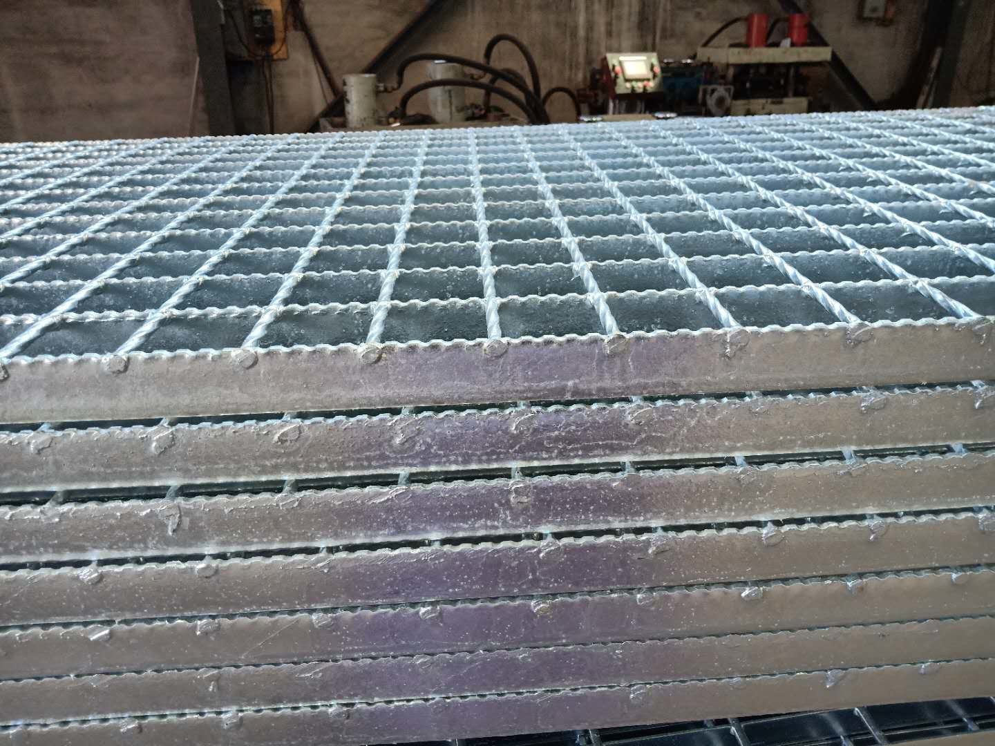 Walkways Metal Mild Serrated Steel Grating Aluminum Bar With Free Samples