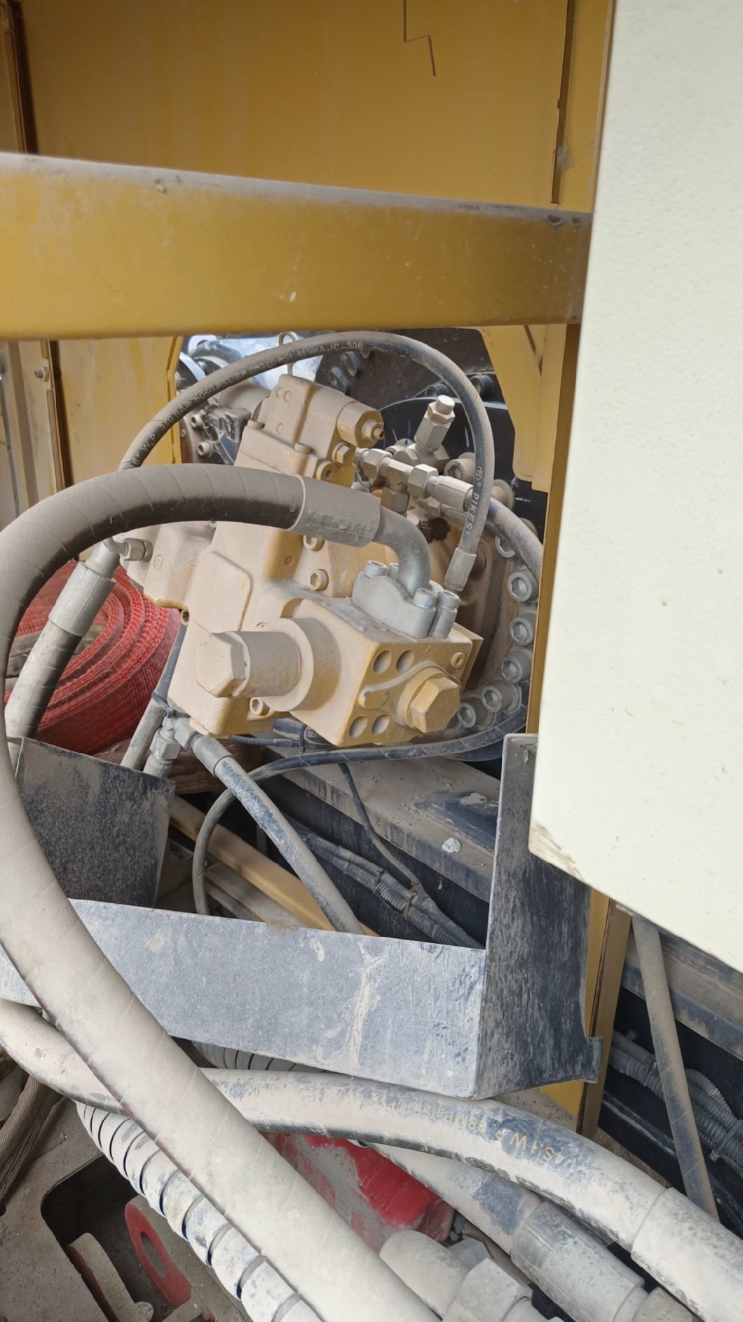 Xg 60 Ton Crawler Crane Used for Sale, Please Send Inquiry If Necessary