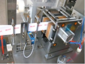 Multi - Function Wet Wipes Machine, glasses lens cleaning wipes packing machine
