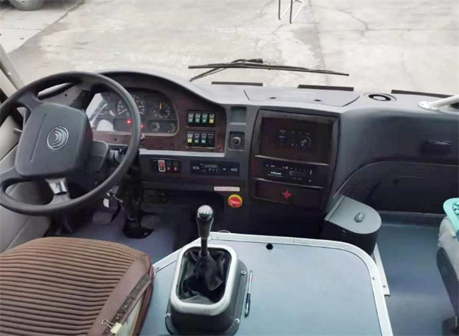 National Express Used Yutong Bus Second Hand Coach High Efficiency 28 Seats 100km/H