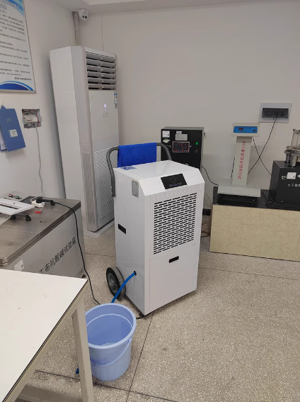 Commercial dehumidifier with wheels - Industrial-grade dehumidification function suitable for large spaces